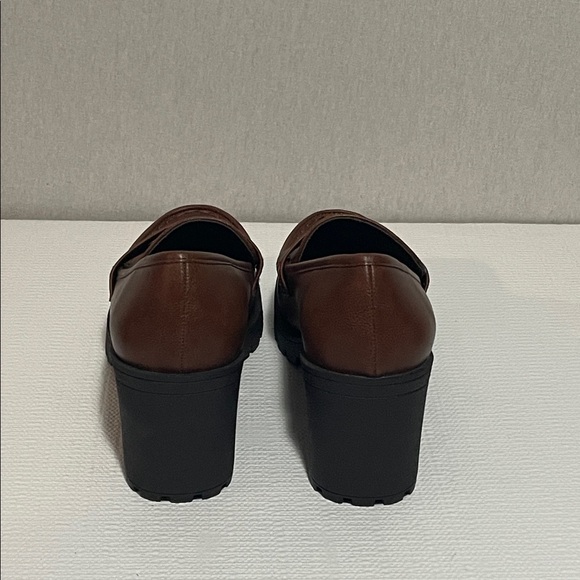 Soda Women's Chocolate Brown Loafers
Size 8M - Picture 6 of 8